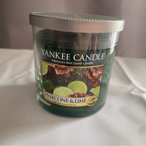 Yankee Candle Pinecone and Lime 7oz Small Jar New - Picture 1 of 4